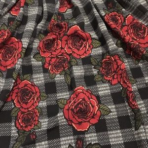 ***SOLD***NWT Buffalo Plaid Floral LuLaRoe Amelia